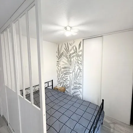 Large Independent Sleeping Area Swimming Pool * Annemasse