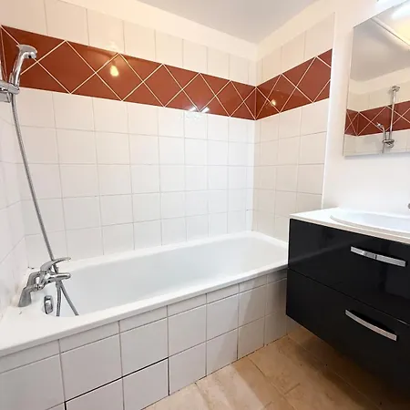Large Independent Sleeping Area Swimming Pool Apartment