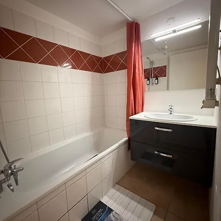 T2 Station - Gare A Proximite, Parking Gratuit Et Piscine Apartment *